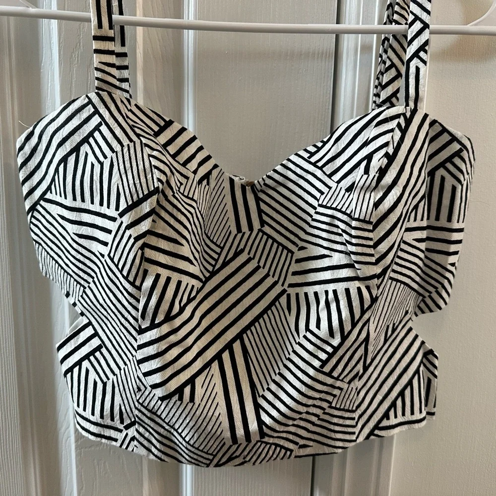 Lucy Paris Black and White Geometric Crop Top - Picture 2 of 7